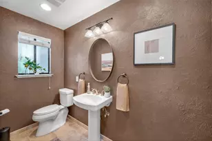 4850 St Augustine Dr, Elk Grove, CA 95758 - Photo 22