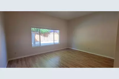 9017 Laguna Springs Way, Elk Grove, CA 95758 - Photo 14