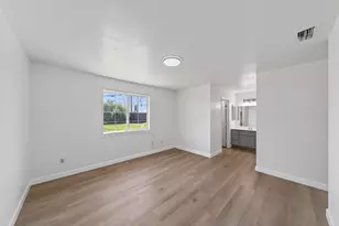 8033 Renton Way, Sacramento, CA 95828 - Photo 36