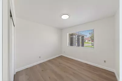 8033 Renton Way, Sacramento, CA 95828 - Photo 26