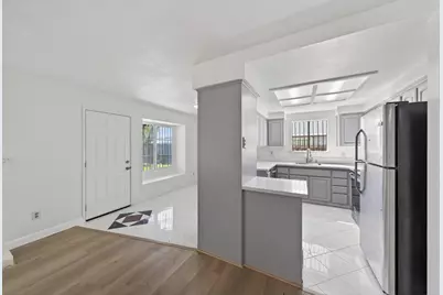 8033 Renton Way, Sacramento, CA 95828 - Photo 18