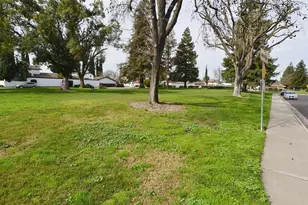 300 Los Verdes Ct, Modesto, CA 95354 - Photo 40