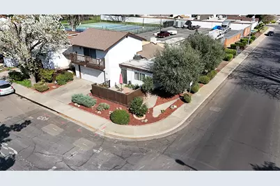 300 Los Verdes Court, Modesto, CA 95354 - Photo 6