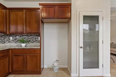 3040 Village Plaza Drive, Roseville, CA 95747 - Photo 18