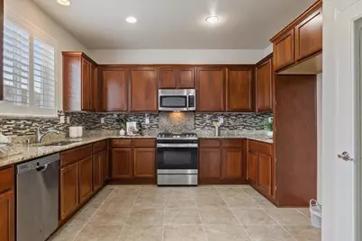 3040 Village Plaza Drive, Roseville, CA 95747 - Photo 16