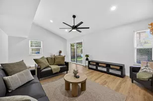 27 Park W Ct, Sacramento, CA 95831 - Photo 4