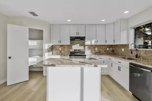 5481 Muskingham Way, Sacramento, CA 95823 - Photo 12