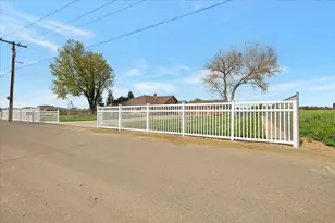 1721 Starr St, Yuba City, CA 95993 - Photo 2