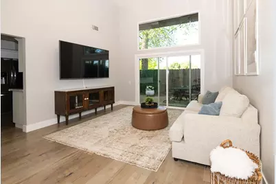 2672 Rio Bravo Circle, Sacramento, CA 95826 - Photo 2