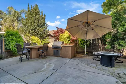 2075 Holt Drive, Lodi, CA 95242 - Photo 36