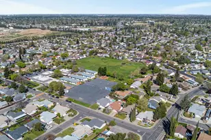 9077 Bramble Trail Way, Sacramento, CA 95826 - Photo 46