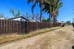 1424 W Roseburg Ave, Modesto, CA 95350 - Photo 52