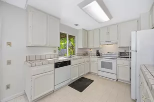 9088 Bramble Trail Way, Sacramento, CA 95826 - Photo 10