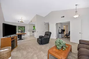 9088 Bramble Trail Way, Sacramento, CA 95826 - Photo 12