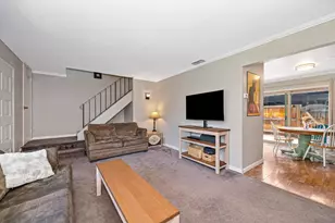 8841 La Riviera Dr, Sacramento, CA 95826 - Photo 10