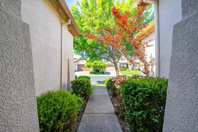 2294 Langtree Drive, Roseville, CA 95747 - Photo 6