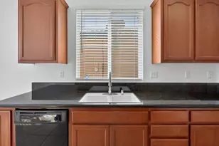 7426 Sun Reign Ln, Sacramento, CA 95823 - Photo 10