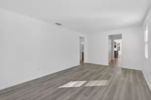 7426 Sun Reign Ln, Sacramento, CA 95823 - Photo 18