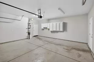 7426 Sun Reign Ln, Sacramento, CA 95823 - Photo 32