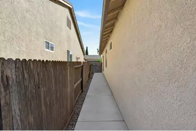 7426 Sun Reign Lane, Sacramento, CA 95823 - Photo 38