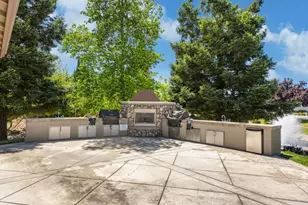 7426 Sun Reign Ln, Sacramento, CA 95823 - Photo 48