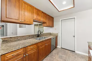 7381 Marani Way, Sacramento, CA 95831 - Photo 14