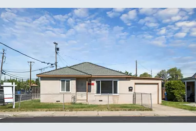 825 W Center Street, Manteca, CA 95337 - Photo 1