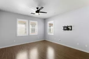 8430 Crystal Walk Cir, Elk Grove, CA 95758 - Photo 12