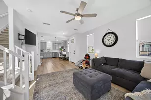 251 Cinema St, Sacramento, CA 95823 - Photo 8