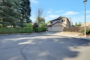 8772 Newry Ct, Elk Grove, CA 95624 - Photo 4