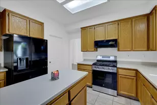 8772 Newry Ct, Elk Grove, CA 95624 - Photo 18