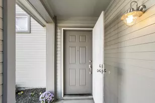 6334 Laguna Mirage Ln, Elk Grove, CA 95758 - Photo 4