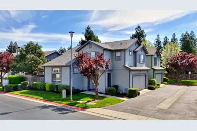 6334 Laguna Mirage Lane, Elk Grove, CA 95758 - Photo 2