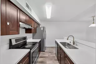 251 Del Verde Cir, Sacramento, CA 95833 - Photo 10