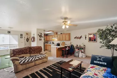 208 Riverside Avenue, Chowchilla, CA 93610 - Photo 6