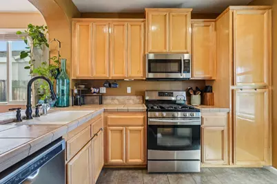 1623 Vosspark Way, Sacramento, CA 95835 - Photo 10