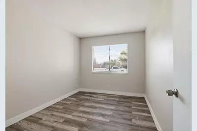 8237 Center Parkway, Sacramento, CA 95823 - Photo 12