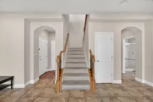 9765 Caneria Way, Elk Grove, CA 95757 - Photo 34