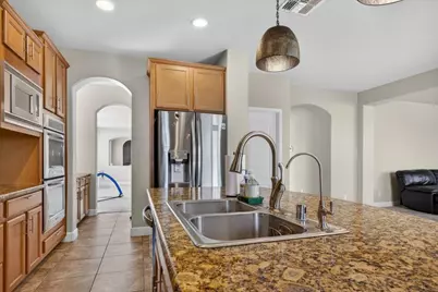 9765 Caneria Way, Elk Grove, CA 95757 - Photo 22