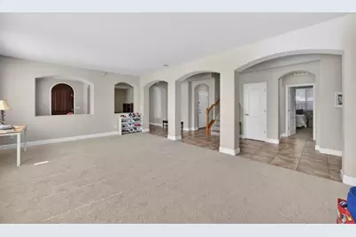 9765 Caneria Way, Elk Grove, CA 95757 - Photo 10