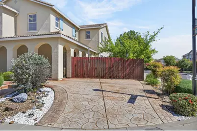 9765 Caneria Way, Elk Grove, CA 95757 - Photo 4
