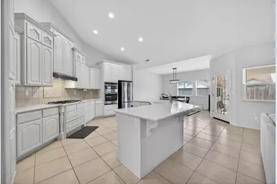 712 Parkridge Drive, Galt, CA 95632 - Photo 2