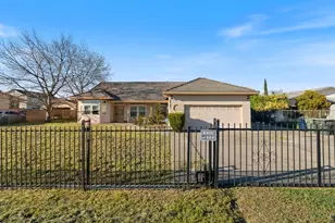 2721 Lock Ave, Sacramento, CA 95822 - Photo 4