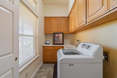 2721 Lock Avenue, Sacramento, CA 95822 - Photo 32