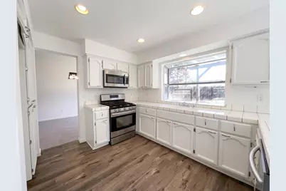 8520 Morning Skye Way, Antelope, CA 95843 - Photo 18
