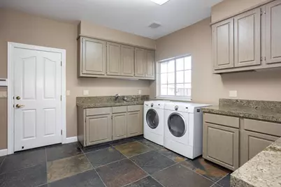 808 Country Club Drive, Modesto, CA 95356 - Photo 52