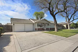 916 Sixth St, Ripon, CA 95366 - Photo 2
