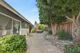 6406 Kilbeggan Way, Elk Grove, CA 95758 - Photo 32