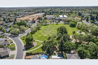 6406 Kilbeggan Way, Elk Grove, CA 95758 - Photo 38