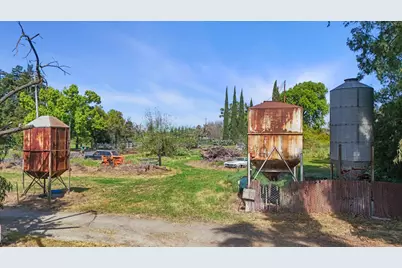 21398 Oleander Avenue, Manteca, CA 95337 - Photo 32